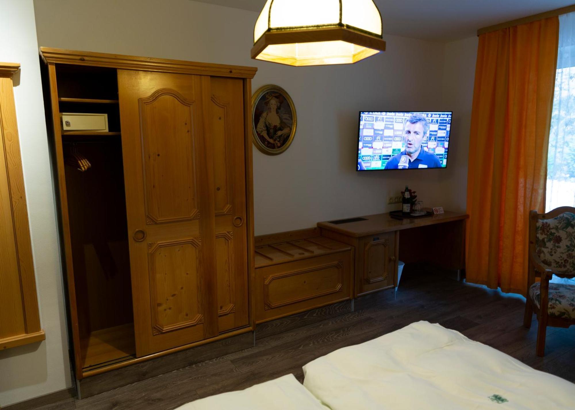 Waldberg Homestay *